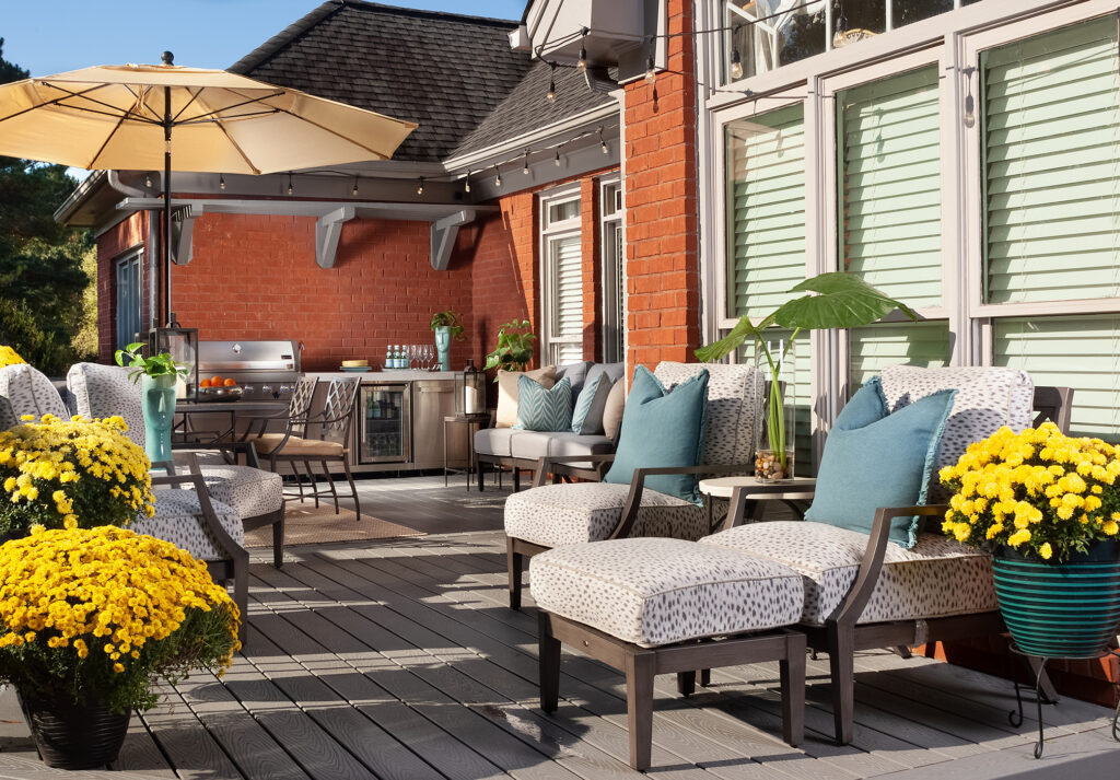 Outdoor Living Furniture for Spring